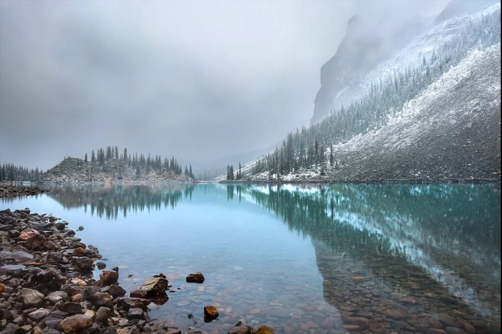 Moraine lake alberta landscape